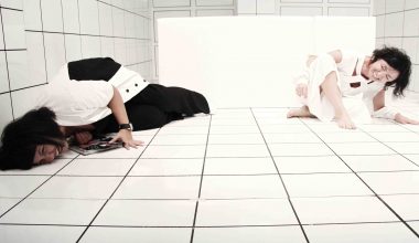 BURSA DEVLET TİYATROSU’NA AÇILAN ABSÜRT KAPILAR!