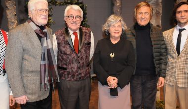 “AĞAÇLAR AYAKTA ÖLÜR”ÜN ÖNEMLİ KONUKLARI VARDI